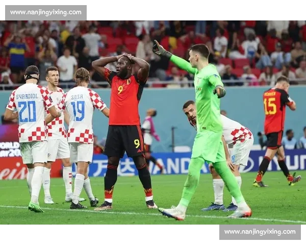法国战胜克罗地亚继续领跑世界杯小组赛两队激烈对抗展现精彩表现